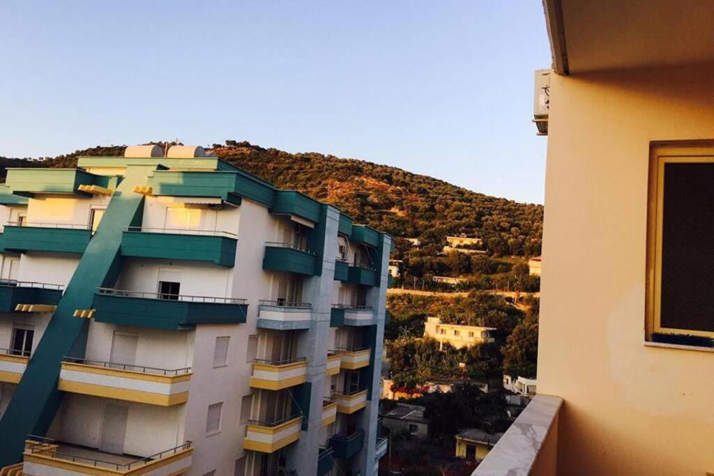 Ari'S Apartment Vlorë Exteriör bild